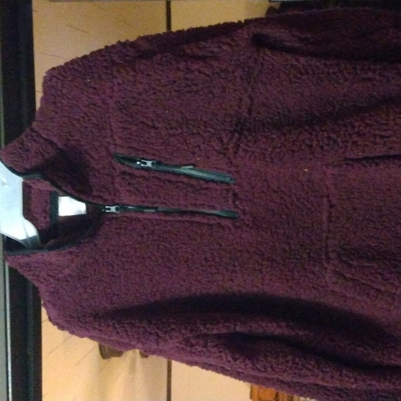 Sherpa Pullover - Picture 2 of 4
